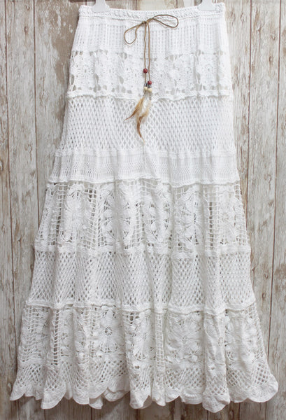Falda larga blanca boho chic de crochet - Modelo Plumas