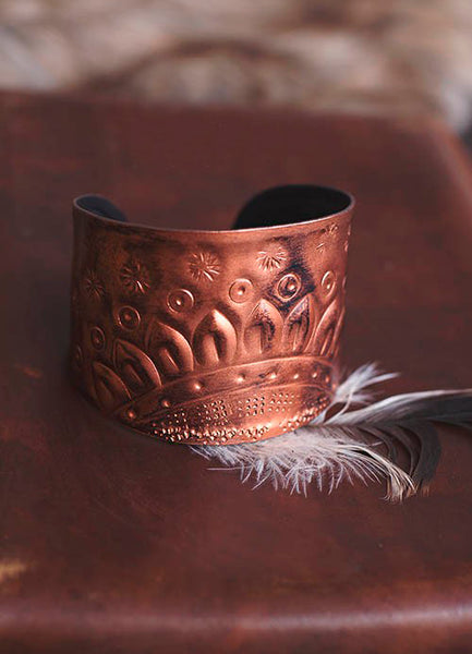 Brazalete maxi boho bronce envejecido con relieves - Nepal
