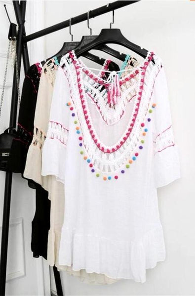 Blusa - vestido playero blanco con espalda al aire y pompones de colores
