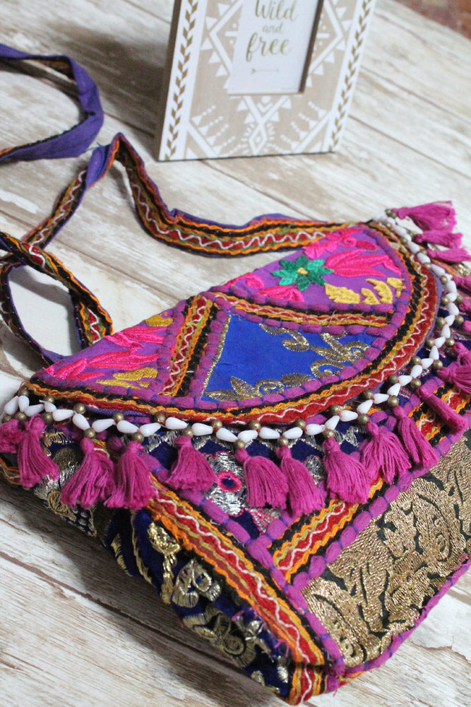 Bolso étnico boho-chic bordado con borlas morado INDIA