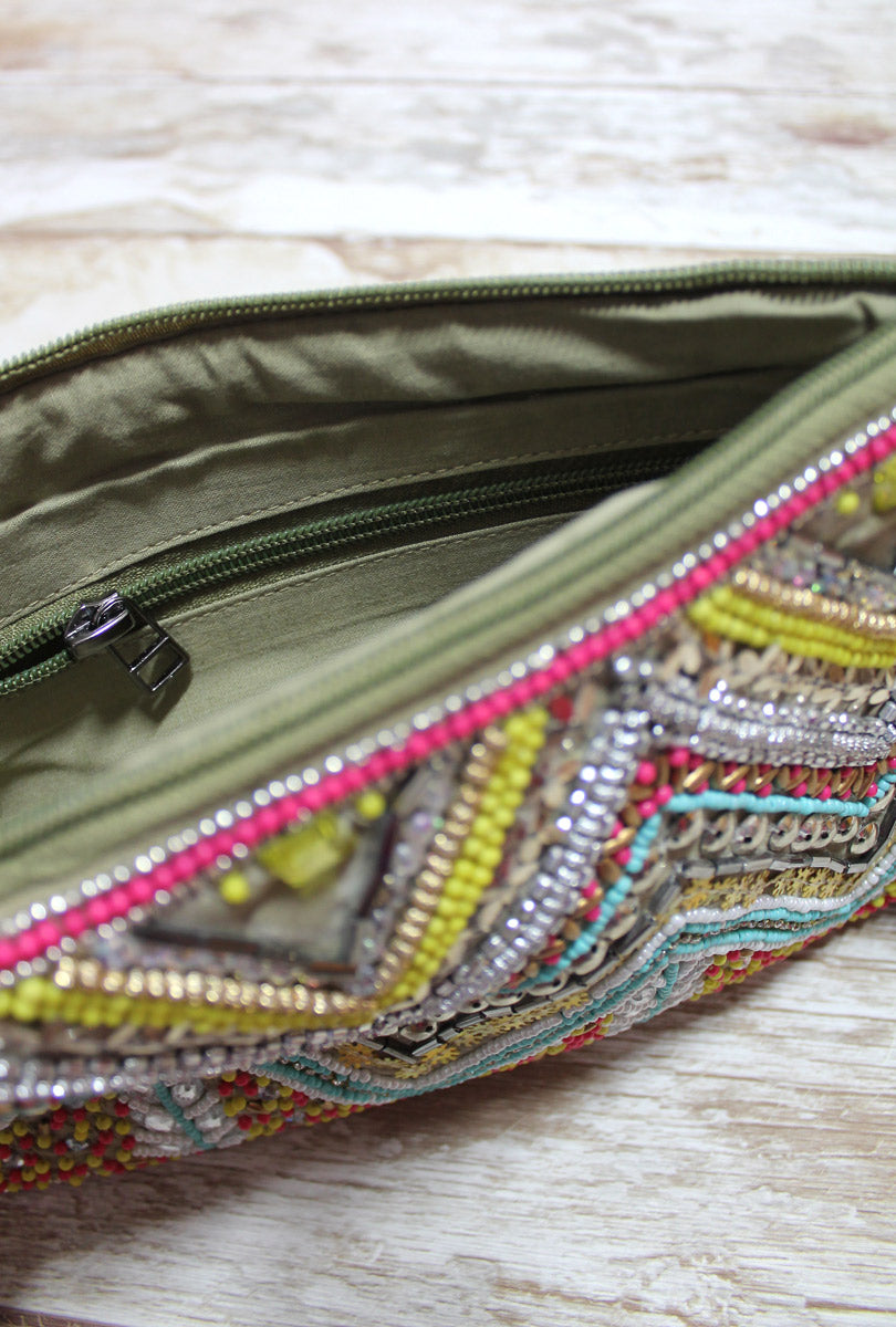 Bolso étnico de mano boho-chic verde con abalorios INDIA
