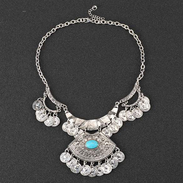 Collar etnico de plata y 3 lineas de Coral y Turquesas. - 190 eur Collar etnico de plata y 3 lineas de Coral y Turquesas. - 190 eur