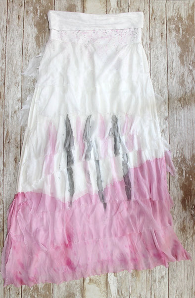 Falda larga hippie-chic con volantes blanca y rosa