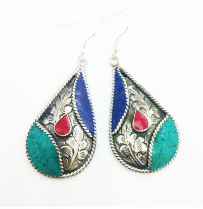 Pendientes lágrima labrada turquesa, azul y coral rojo - Nepal